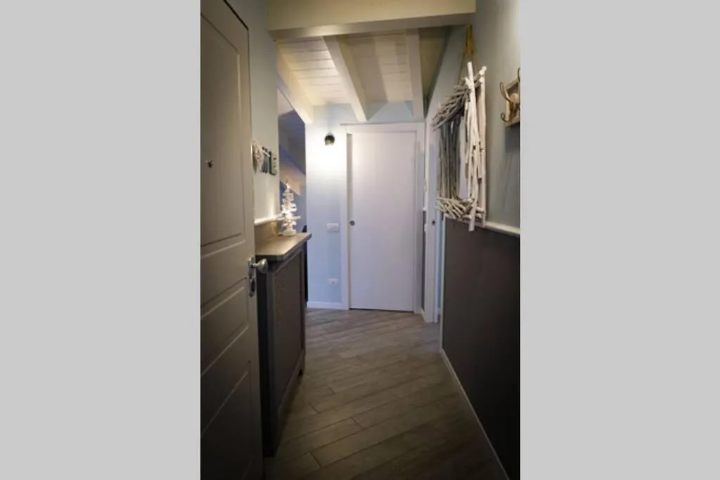 Apartment L'Attico Del Lago Sesto Calende Italy