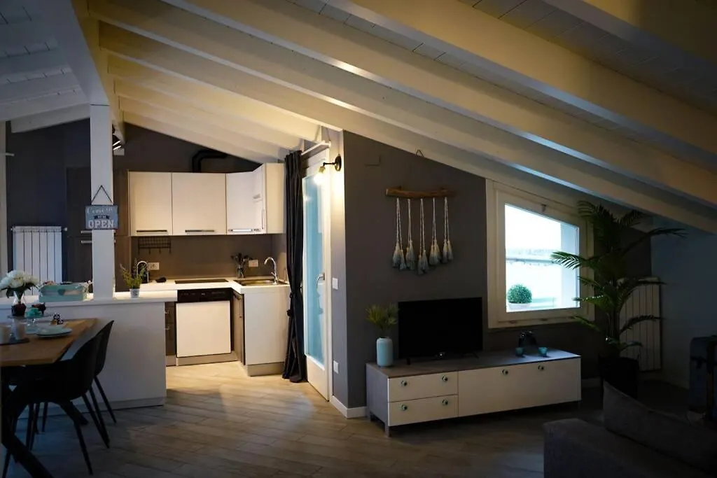 Apartment L'Attico Del Lago Sesto Calende